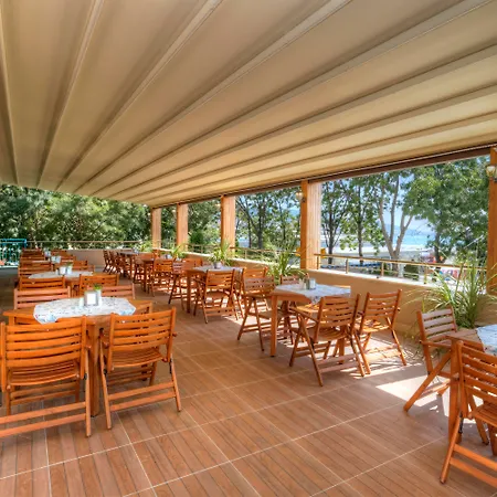 Sentido Bellevue Szálloda Napospart